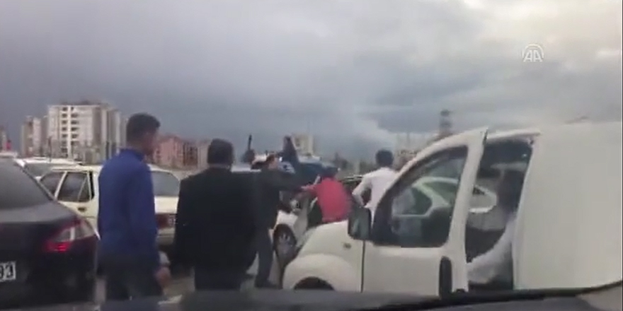 Konya'da şok olay! Tehditler savurdu, sopayla saldırdı!