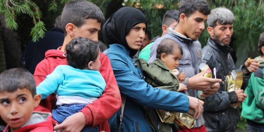 Minibüste 51 kaçak göçmen yakalandı