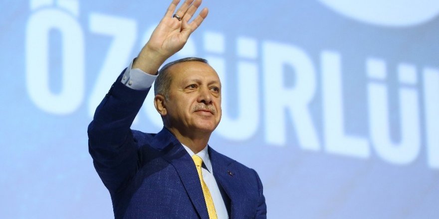 Erdoğan Besmele ve Fatiha ile geri döndü