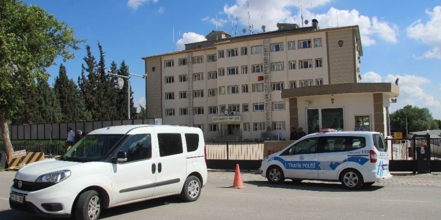 Sürücünün dalgınlığı emniyeti bomba alarmına geçirdi