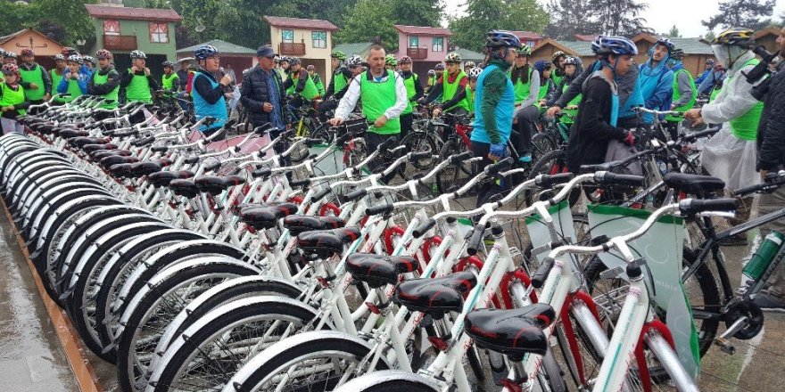 Pedallar beraberlik için çevrildi