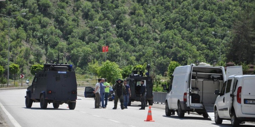 Tunceli’de şüpheli araç polisi alarma geçirdi