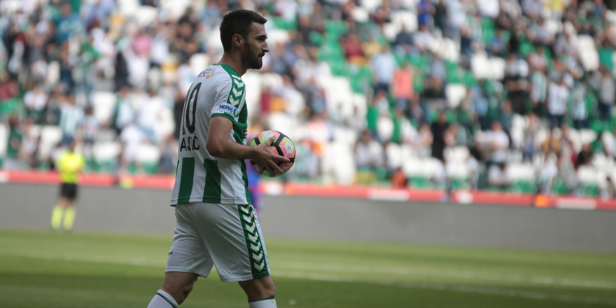 Konyaspor’un golcüsü Bajic hem attı hem kaçırdı