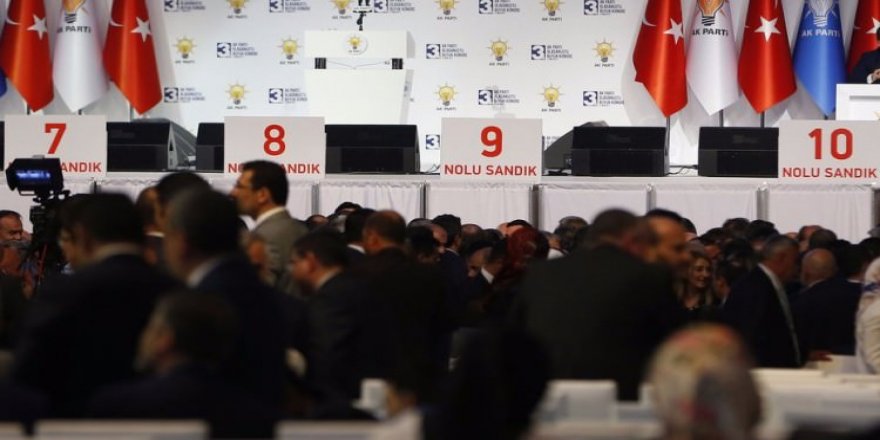 AK Parti tüzüğünde 11 madde değişti