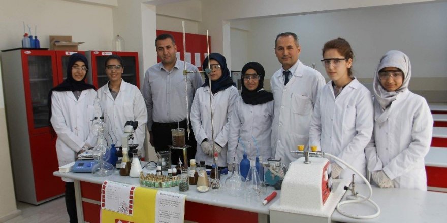 Siirtli öğrenciler bıttım özünden şampuan ve krem üretti