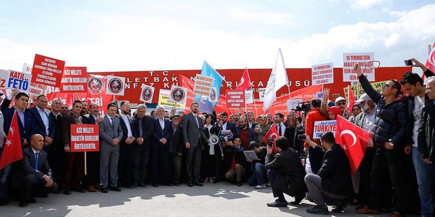 STK'lar ve 15 Temmuz gazileri darbecileri protesto etti