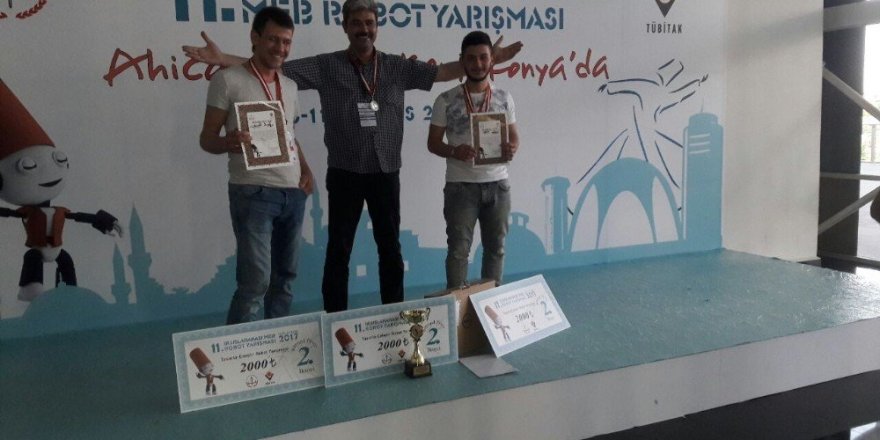 ADÜ’lü gençler robot yarışmasında Türkiye 2.’si oldu