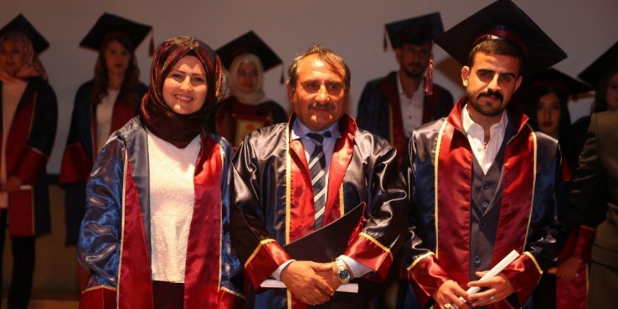 Hayalini kurduğu üniversiteden 61 yaşında mezun oldu