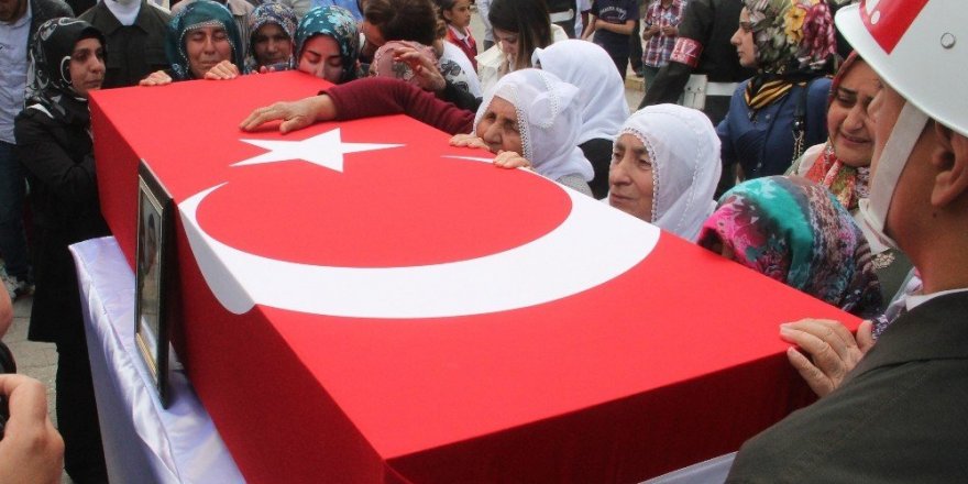 Elazığlı şehit, son yolculuğuna uğurlandı