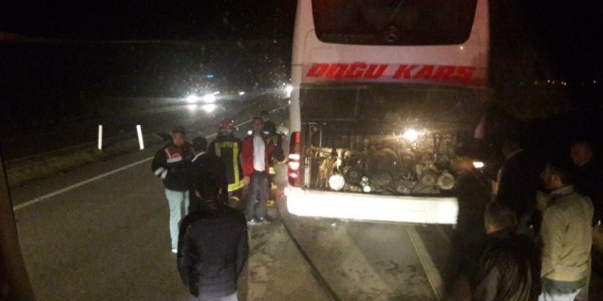 Yolcu dolu otobüste yangın paniği