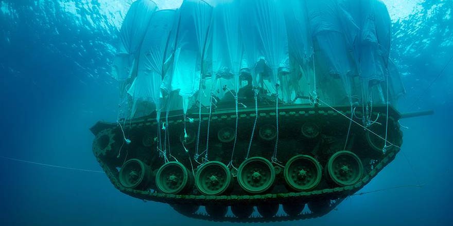 Batırılan 45 tonluk tank Güvercin Adası'na taşındı