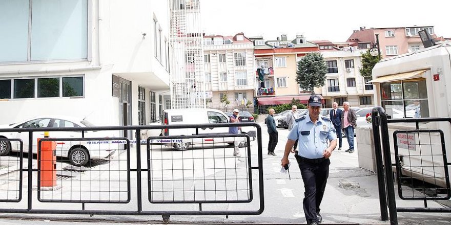 Sözcü gazetesinin mali işler müdürü teslim oldu