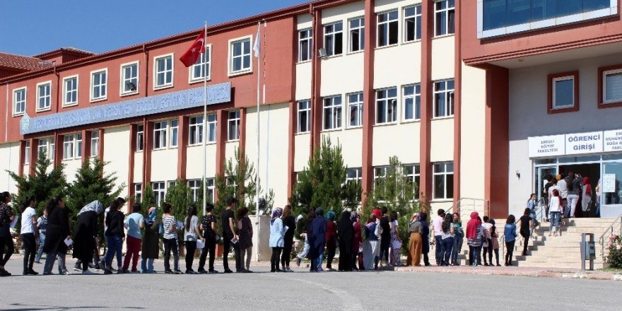 Ereğli’de LYS bu yıl ilk defa NEÜ koordinatörlüğünde gerçekleştirildi