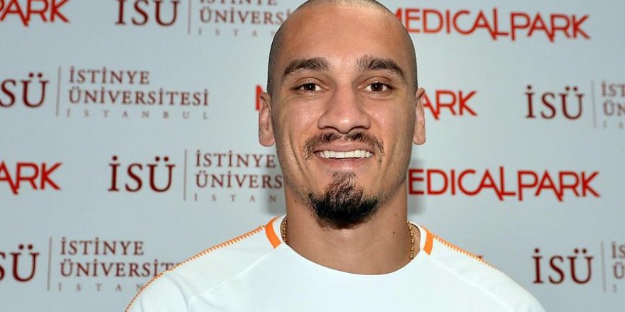 Galatasaray, Maicon'u renklerine bağladı