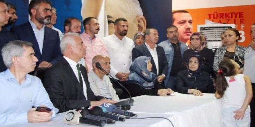 AK Parti'de bir günde ikinci istifa!