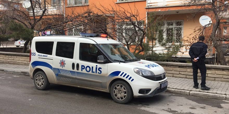 Konya'da üçüncü kattan düşen bebek ağır yaralandı