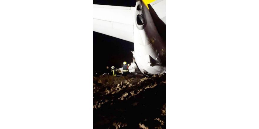 Trabzon’da yolcu uçağı pistten çıktı