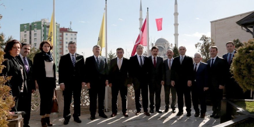 Başkan Akyürek: “Yeni dönemde şehir kimliği ve estetiği ön planda olacak”