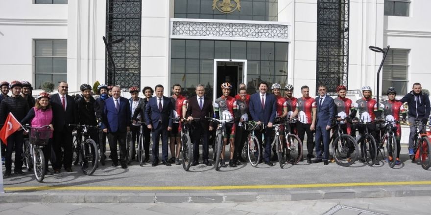Selçuk’tan Çanakkale’ye bisiklet turu