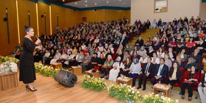 İclal Aydın, ’’Baki Kalan Sohbetler” programının konuğu oldu
