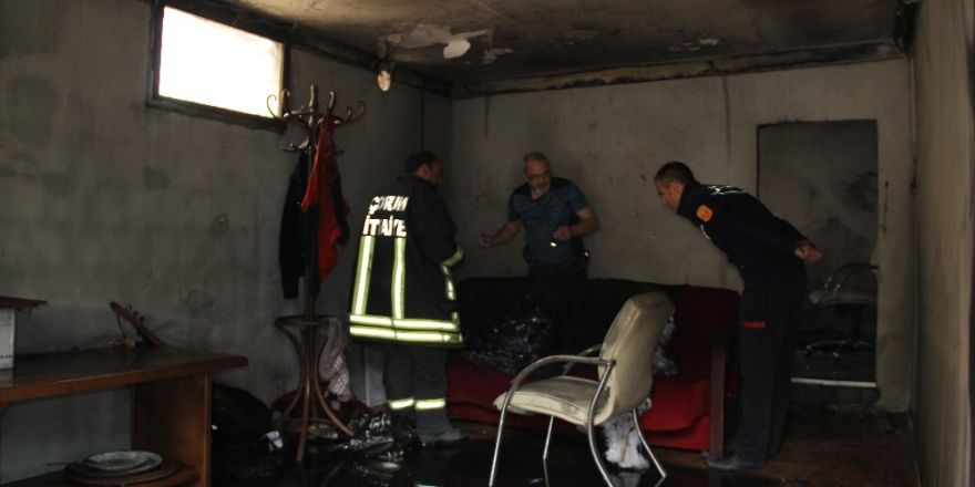 Otoparkta çıkan yangın korkuttu
