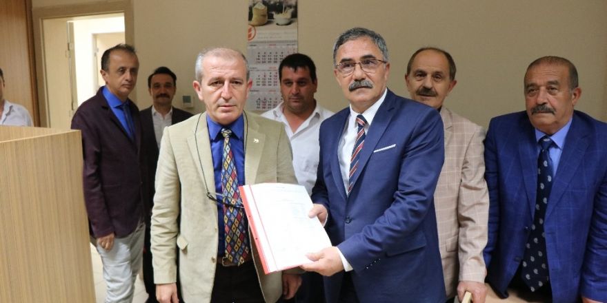 SESOB Başkanı Eyüb Güler mazbatasını aldı