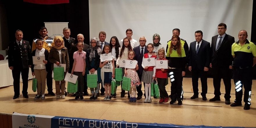 Kocaeli’de öğrencilere trafik hakkında seminerler verildi
