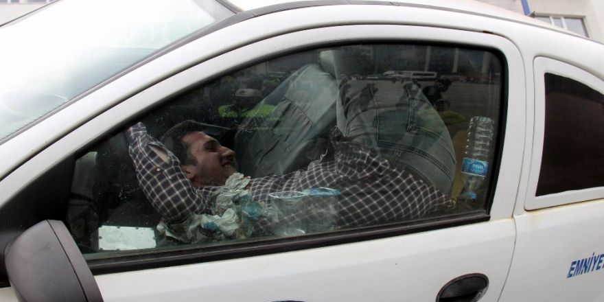 Emniyet kemerinin önemini takla atınca öğrendiler