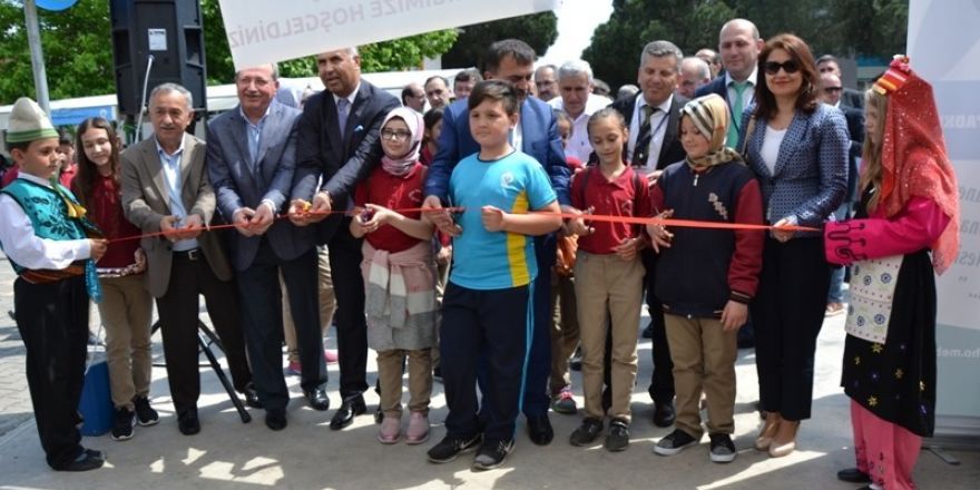 Biga’da ’TÜBİTAK 4006 Bilim Sergisi’ açıldı
