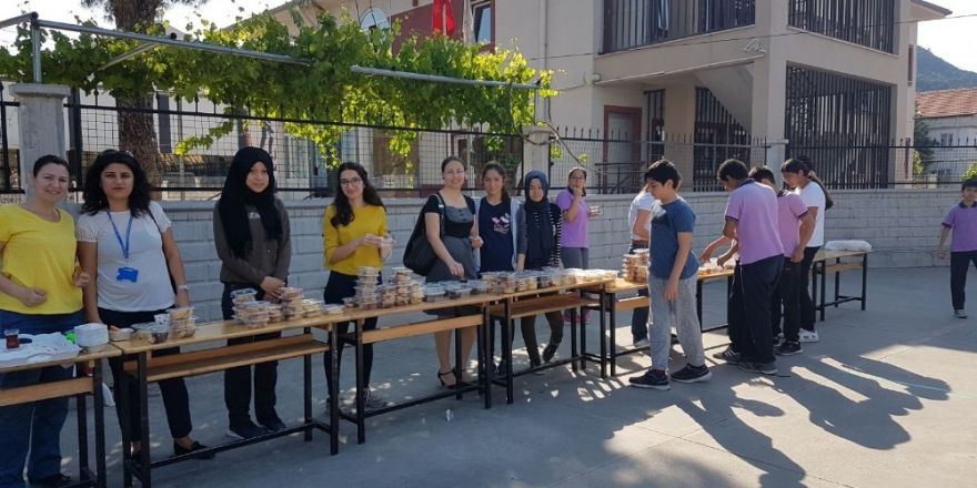 Ortaca’da Mehmetçik Vakfı yararına kermes