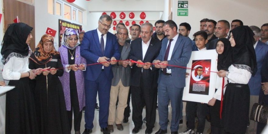 Van’da “81 Şehit, 82 Mektup” sergisi