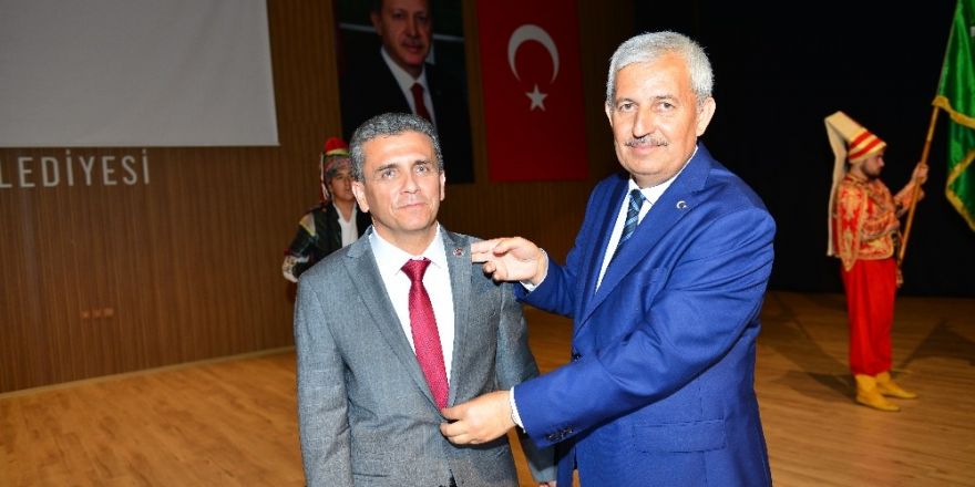 Kumluca Belediyesi’nde devir teslim