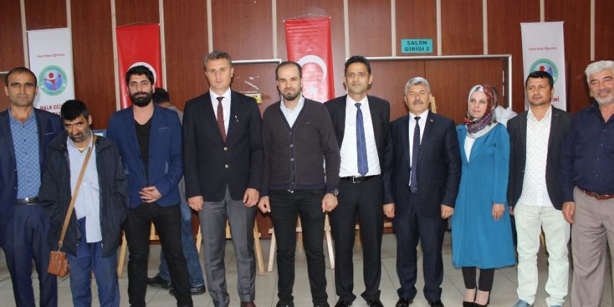 Öğretmenler ortak 15 Temmuz sergi açtı