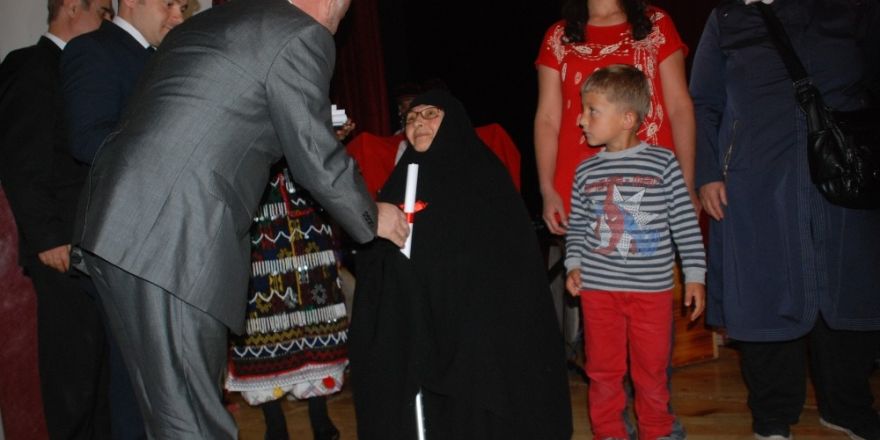 Dedeyle ninenin okuma azmi