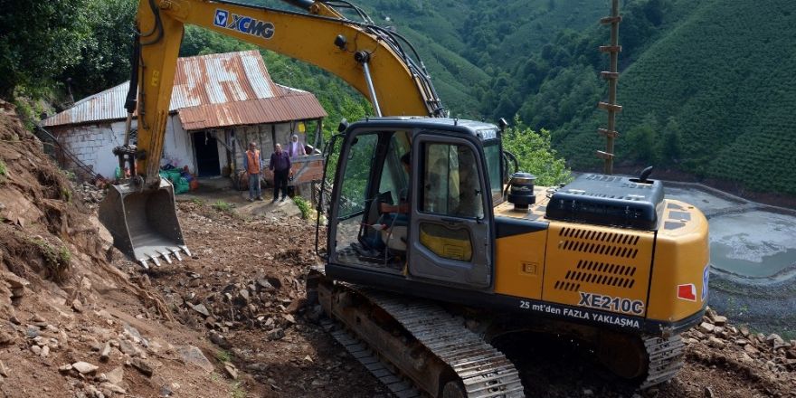 36 yıl sonra yola kavuştular, gözyaşlarını tutamadılar