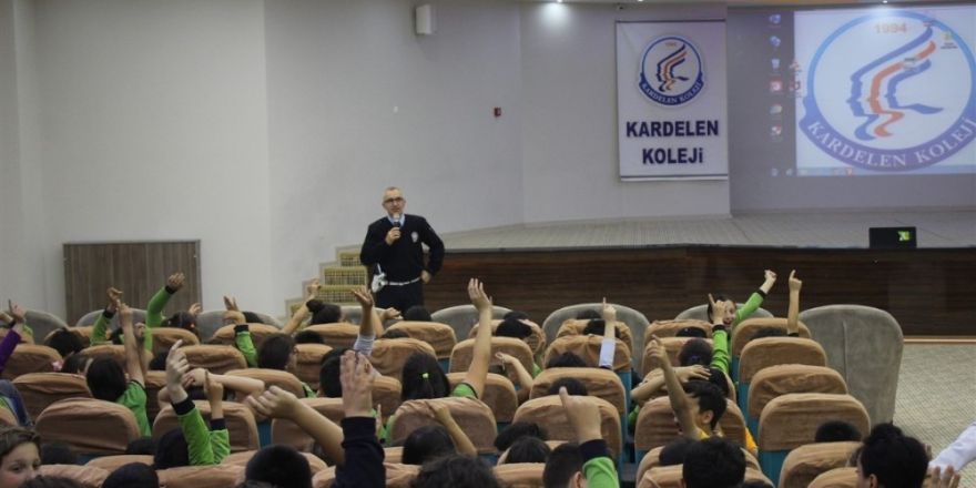 Kardelen Kolejinde trafik ve ilk yardım semineri düzenlendi