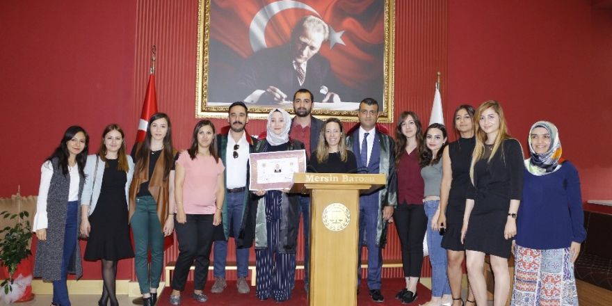 Stajını tamamlayan avukatlar, yemin edip cübbe giydi