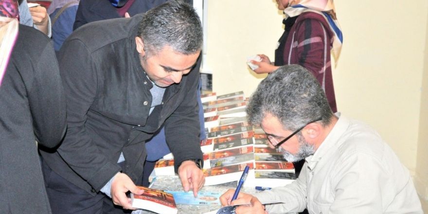 Bitlis’te ‘Öğrenci ve Yazar’ buluşması