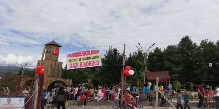 Öğrenciler sucuk ekmekli bahar şenliğinde buluştu