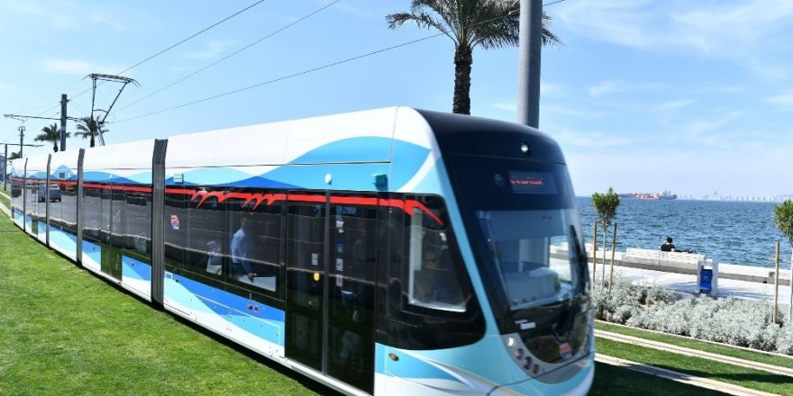 Konak Tramvayı’nda bayram müjdesi