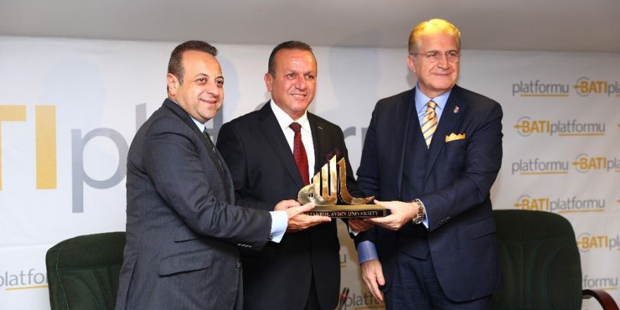 Kıbrıs çevresindeki gelişmeler, turizmi de vuruyor