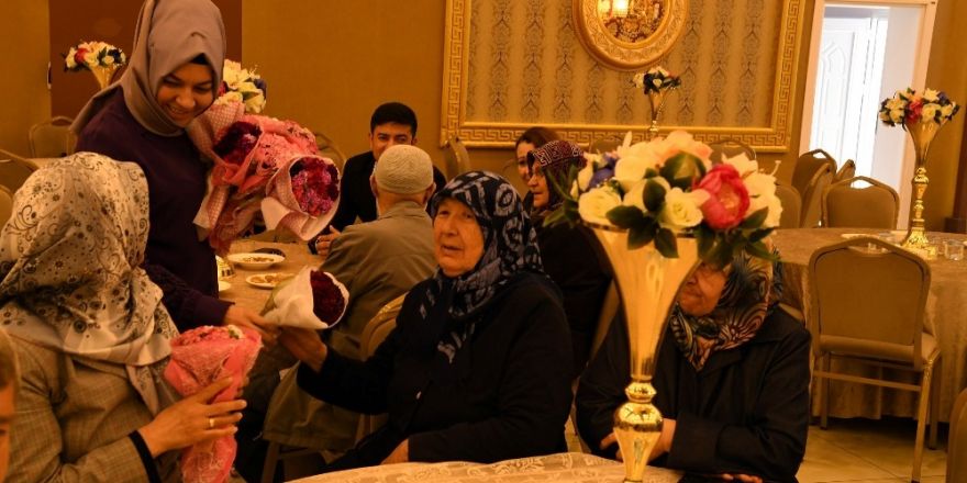 Isparta Belediyesi’nden anneler günü etkinliği