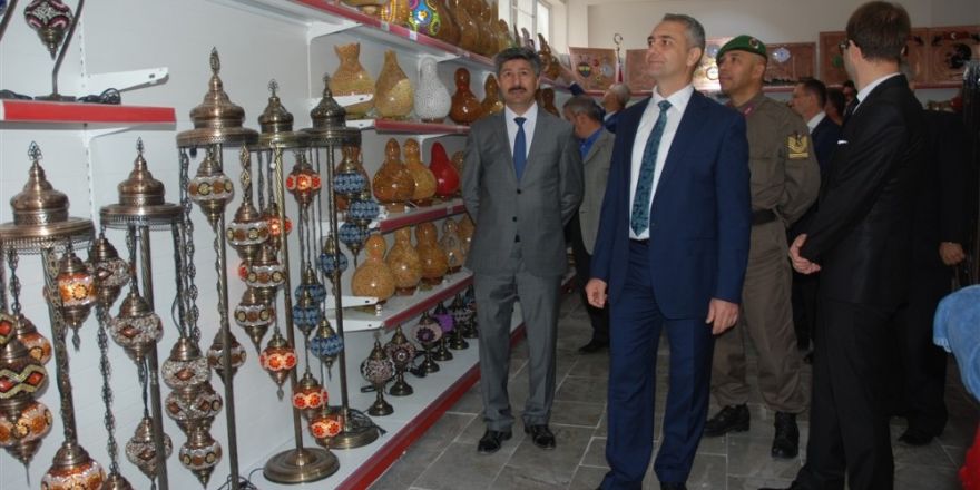 Hükümlülerin ürettikleri ürünler satışa çıktı