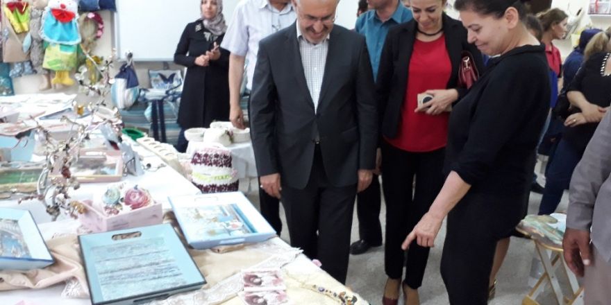 Çukurova Halk Eğitim yıl sonu sergisini açtı