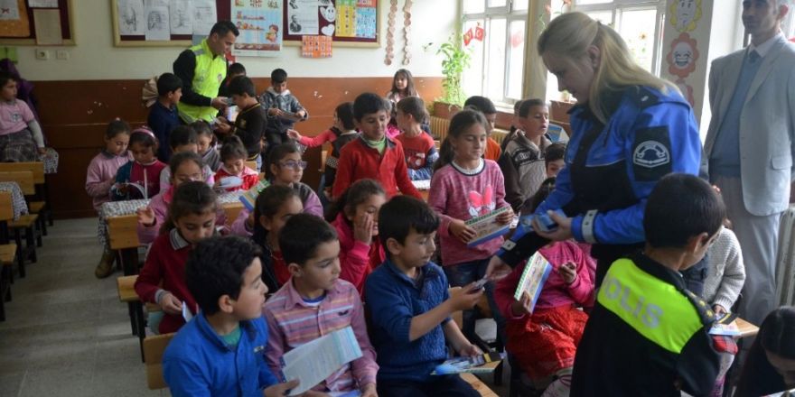 Muş’ta “Karayolu Güvenliği ve Trafik Haftası” etkinliği