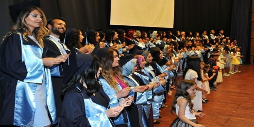 Söke Sağlık Yüksekokulu’nda mezuniyet sevinci