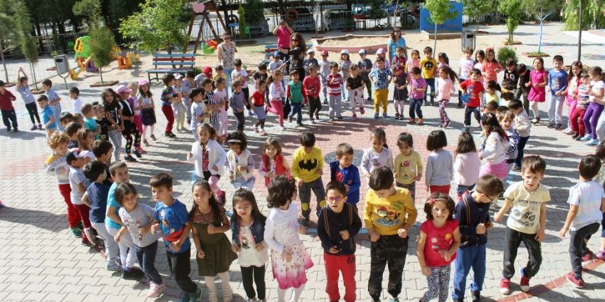 Muğla’daki 700 okulda öğrenciler derse spor yaparak girdi