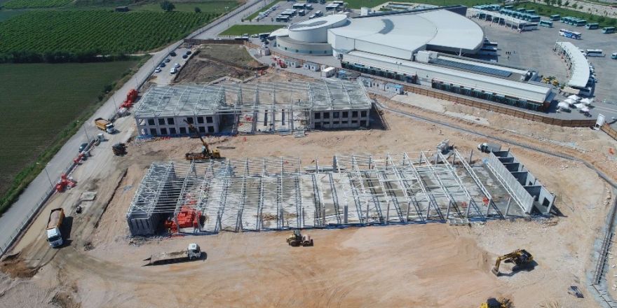 Elektrikli otobüslerin şarj istasyonunda çalışmalar sürüyor