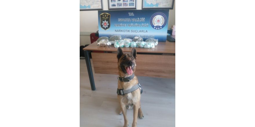 İran’dan Isparta’ya uçakla gelen yolcunun bavulunda 1 kilo 236 gram uyuşturucu ele geçirildi