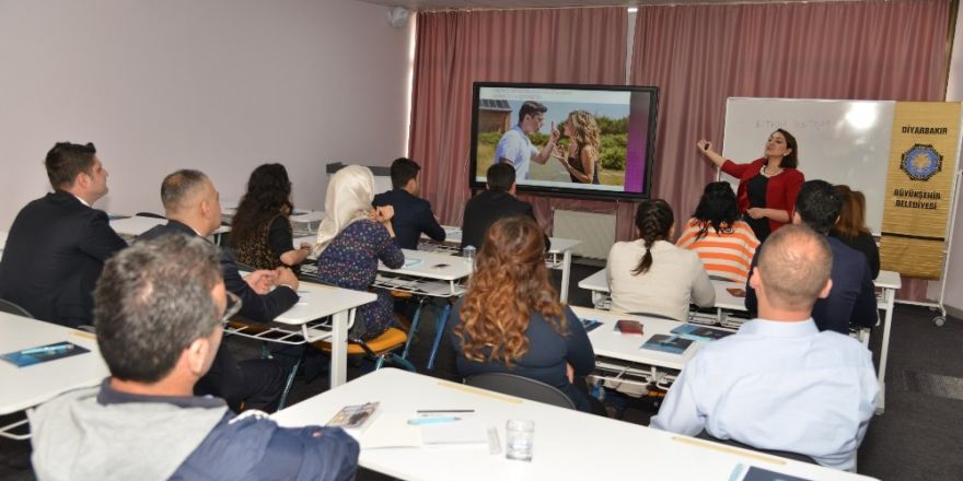 Büyükşehir Belediyesi personellerine temel iletişim eğitimi